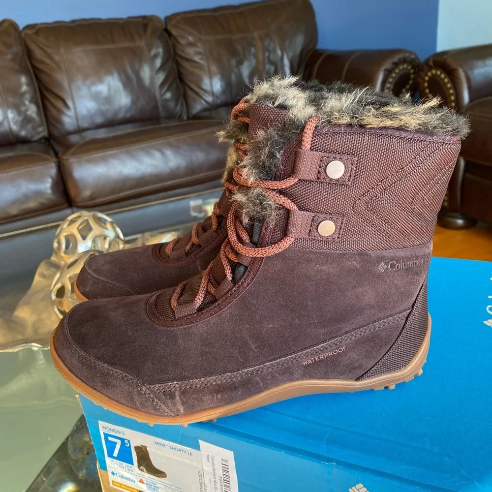 Columbia Minx Shorty Suede Winter Boots with Faux Fur (Waterproof) - Picture 3 of 10